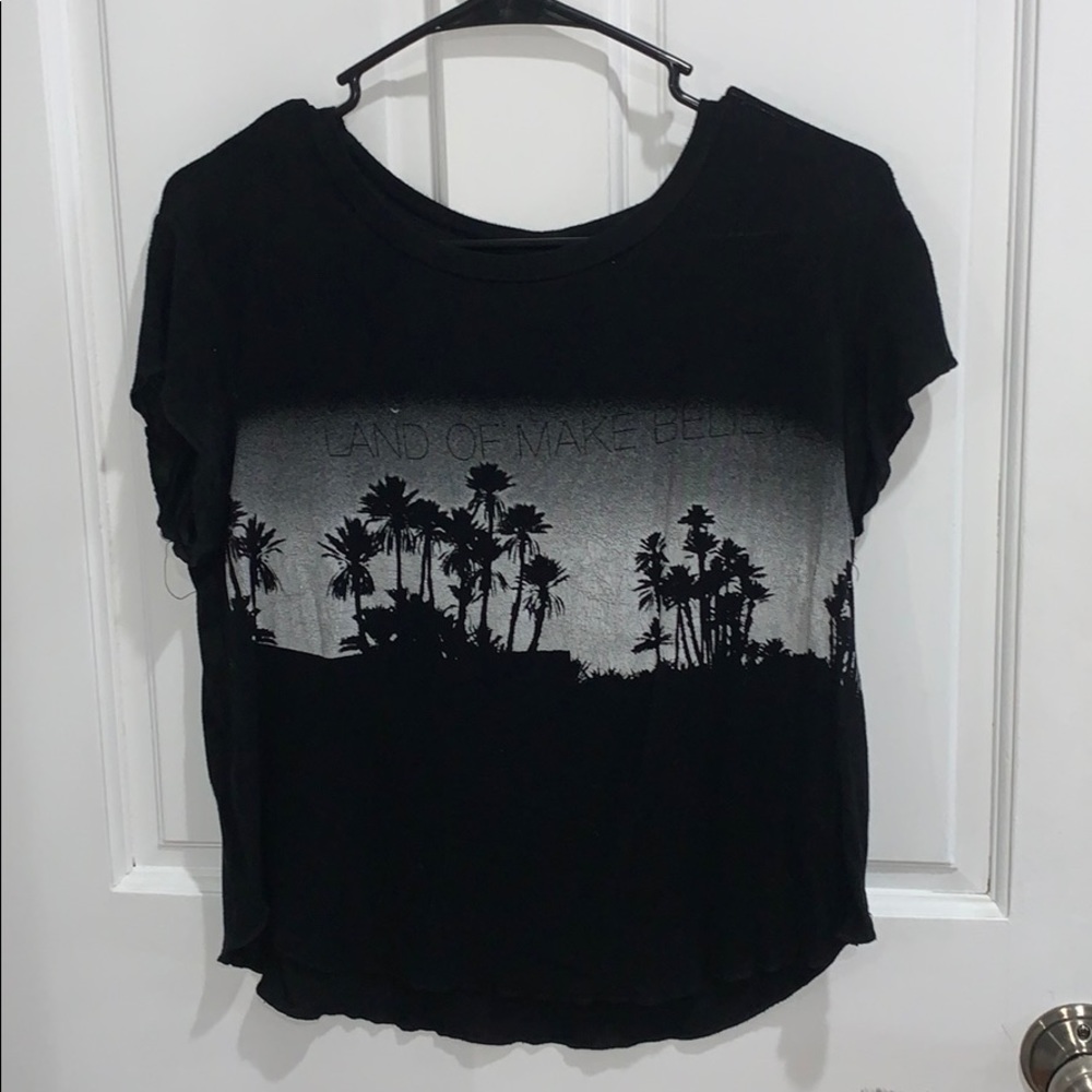 a slightly cropped American Eagle Shirt!